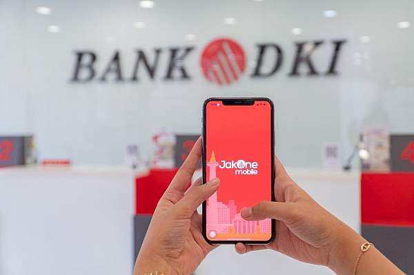 Bank DKI partners with Mini 4WD community to further promote digital transactions