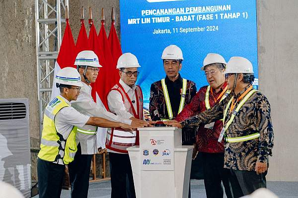 President Officially Commences Construction of the Tomang-Medan Satria MRT